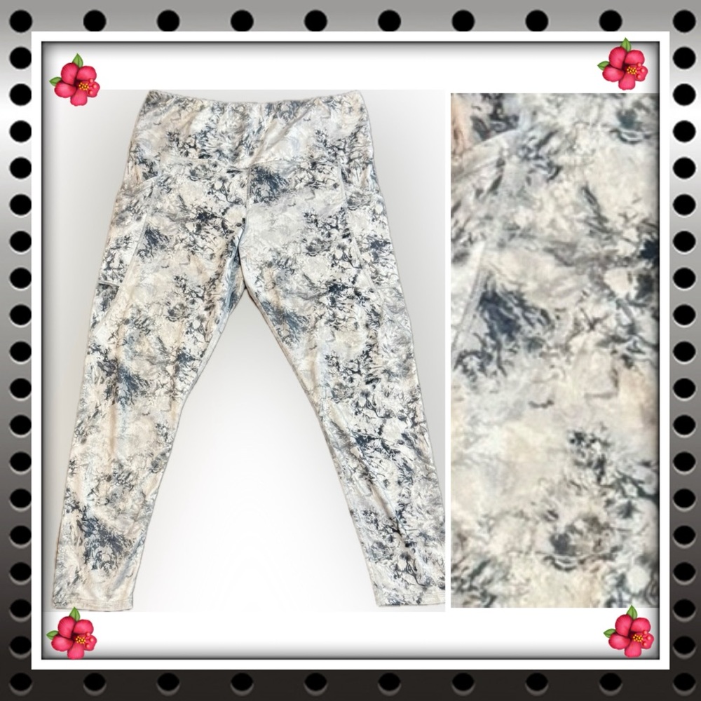 Women’s SO leggings - gray (light and dark) & white - size XL - thigh pockets